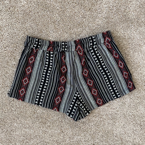Forever 21 Aztec Pull On Shorts - Picture 5 of 9